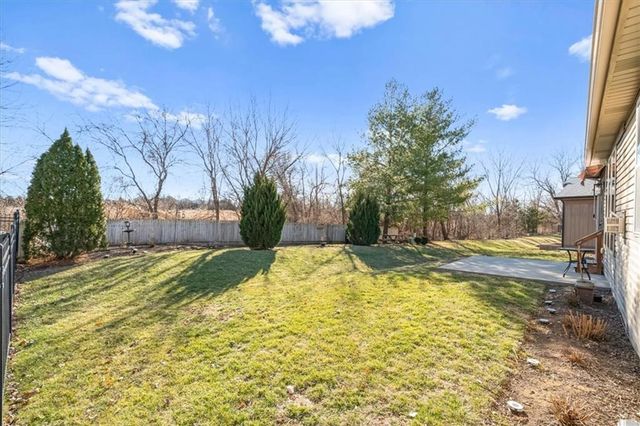 9047 Meadow View Drive, Lenexa, KS 66227