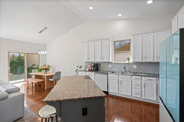 9047 Meadow View Drive, Lenexa, KS 66227