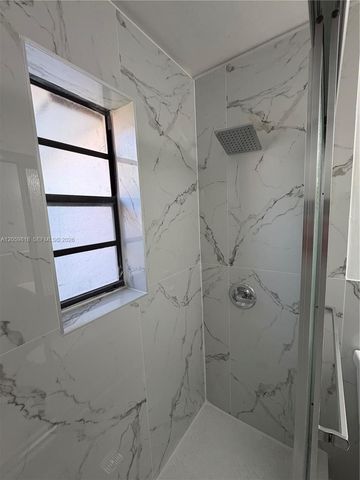 613 NW 5 CT, Hallandale Beach, FL 33009