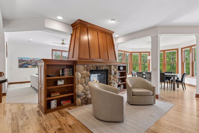 10921 Bentwater Lane, Woodbury, MN 55129