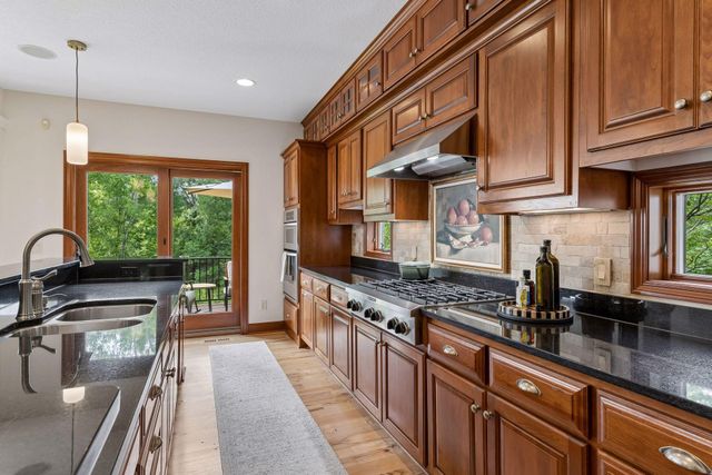 10921 Bentwater Lane, Woodbury, MN 55129