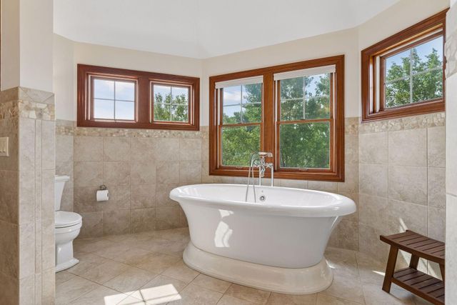 10921 Bentwater Lane, Woodbury, MN 55129
