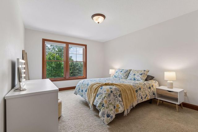 10921 Bentwater Lane, Woodbury, MN 55129