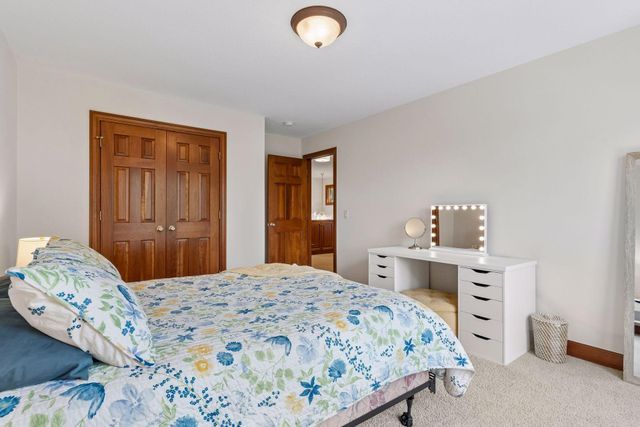 10921 Bentwater Lane, Woodbury, MN 55129