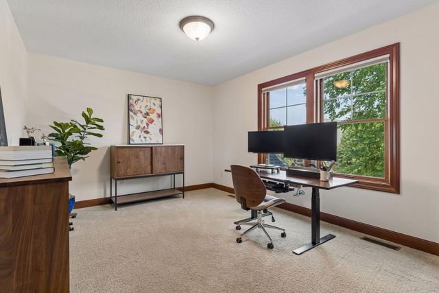 10921 Bentwater Lane, Woodbury, MN 55129