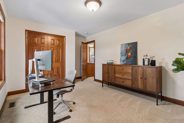 10921 Bentwater Lane, Woodbury, MN 55129