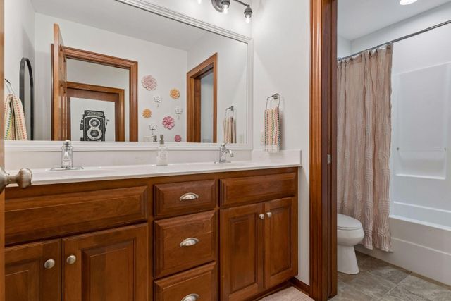 10921 Bentwater Lane, Woodbury, MN 55129