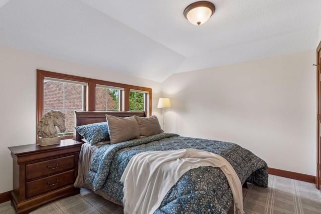 10921 Bentwater Lane, Woodbury, MN 55129