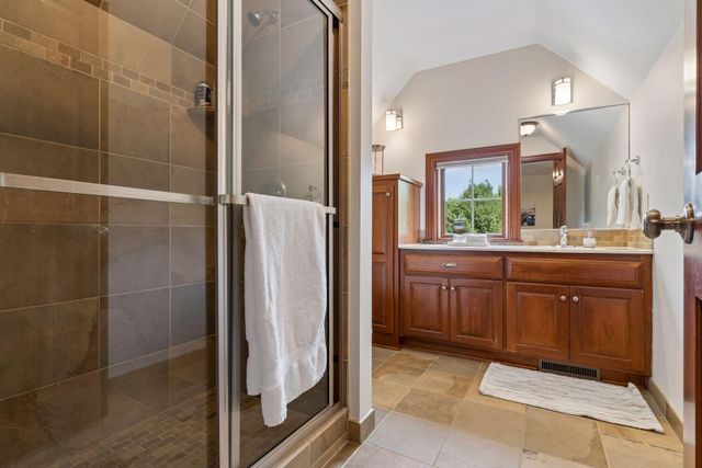 10921 Bentwater Lane, Woodbury, MN 55129
