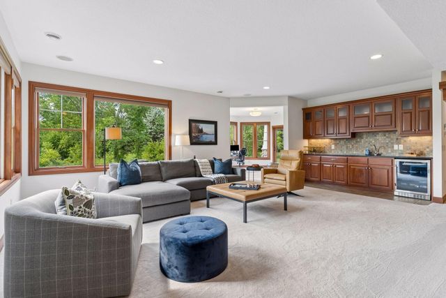 10921 Bentwater Lane, Woodbury, MN 55129