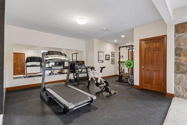 10921 Bentwater Lane, Woodbury, MN 55129