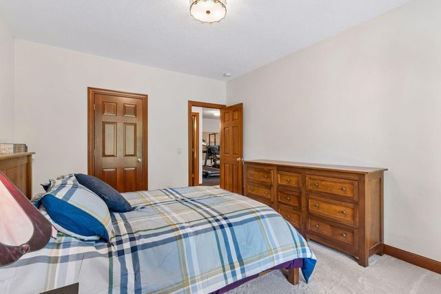 10921 Bentwater Lane, Woodbury, MN 55129