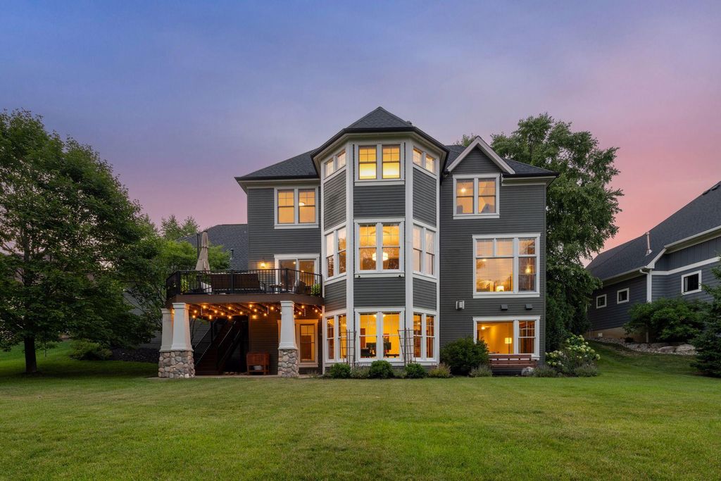 10921 Bentwater Lane, Woodbury, MN 55129