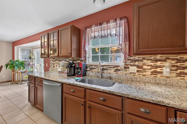 2101 Deer Run Meadows, Troy, MO 63379