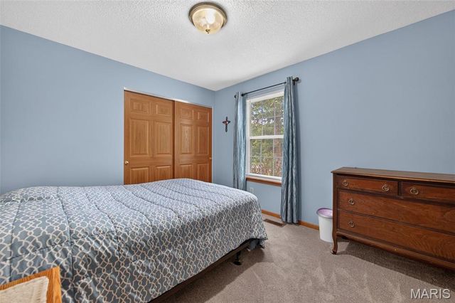 2101 Deer Run Meadows, Troy, MO 63379