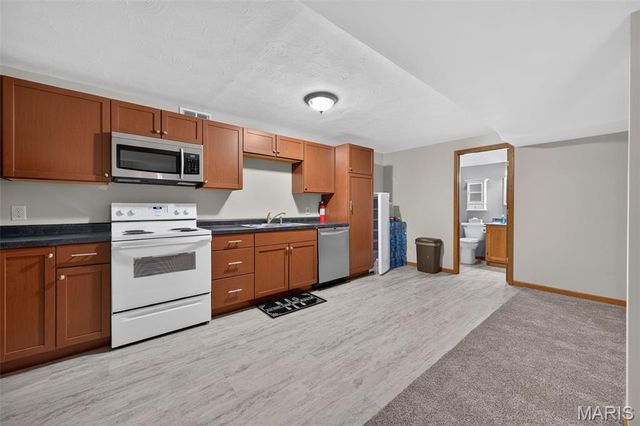 2101 Deer Run Meadows, Troy, MO 63379