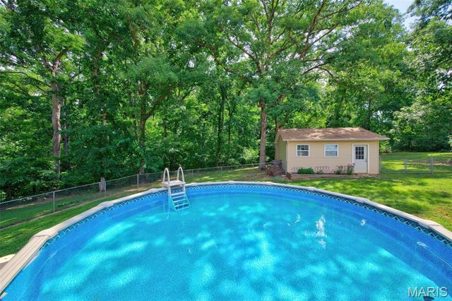 2101 Deer Run Meadows, Troy, MO 63379