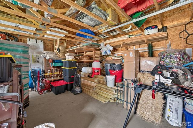 2101 Deer Run Meadows, Troy, MO 63379