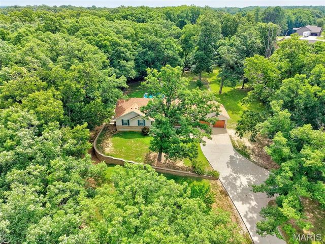 2101 Deer Run Meadows, Troy, MO 63379