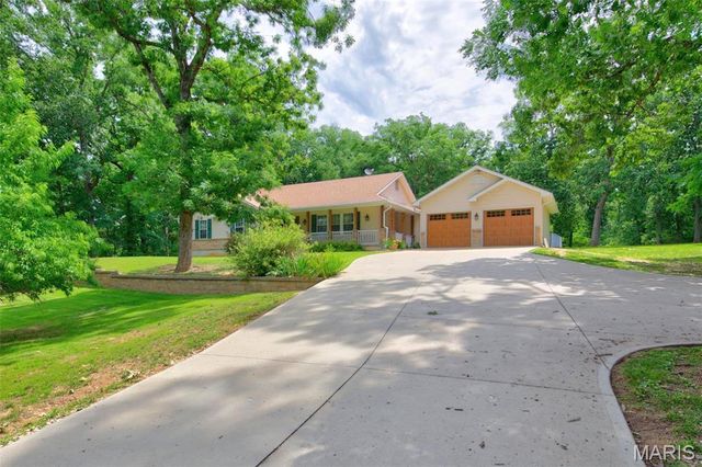 2101 Deer Run Meadows, Troy, MO 63379