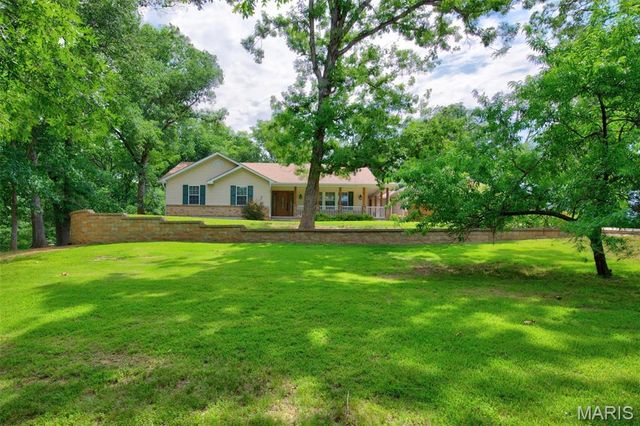 2101 Deer Run Meadows, Troy, MO 63379
