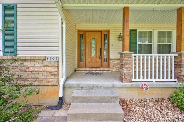 2101 Deer Run Meadows, Troy, MO 63379