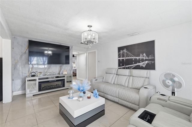 1309 W ARCTIC STREET, Tampa, FL 33604