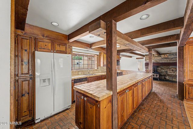 1739 E LUKE Avenue, Phoenix, AZ 85016