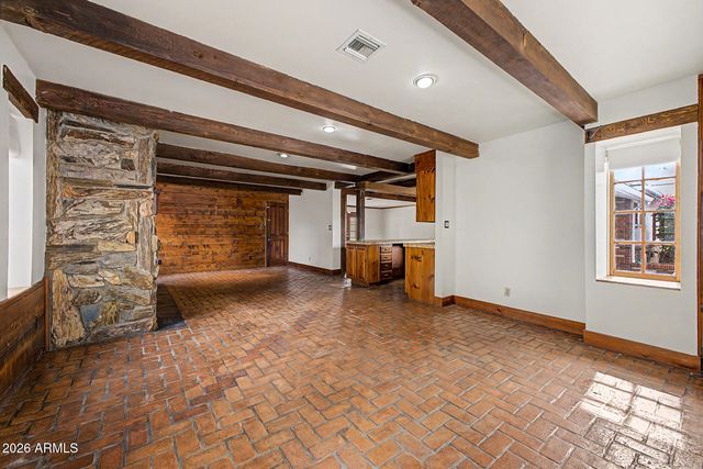 1739 E LUKE Avenue, Phoenix, AZ 85016