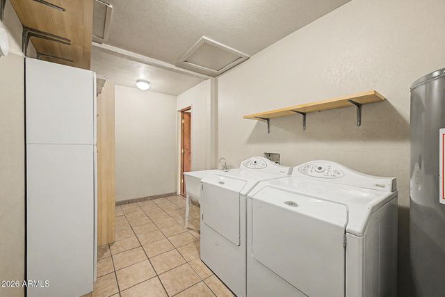1739 E LUKE Avenue, Phoenix, AZ 85016