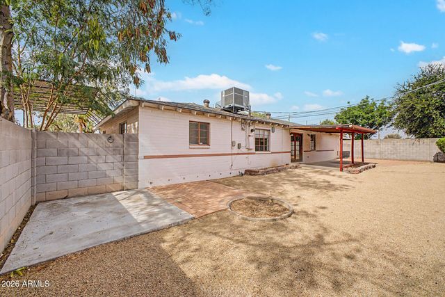 1739 E LUKE Avenue, Phoenix, AZ 85016