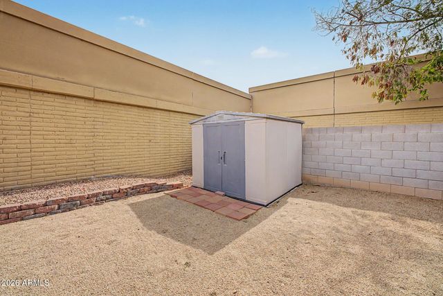 1739 E LUKE Avenue, Phoenix, AZ 85016