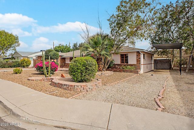 1739 E LUKE Avenue, Phoenix, AZ 85016