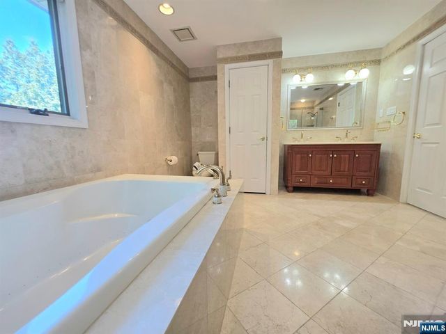 335 Bullard Avenue, Paramus, NJ 07652