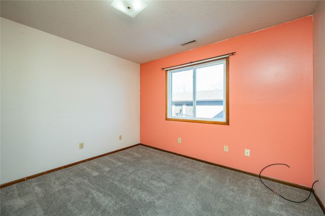 4857 Woodland Avenue 5, West Des Moines, IA 50266