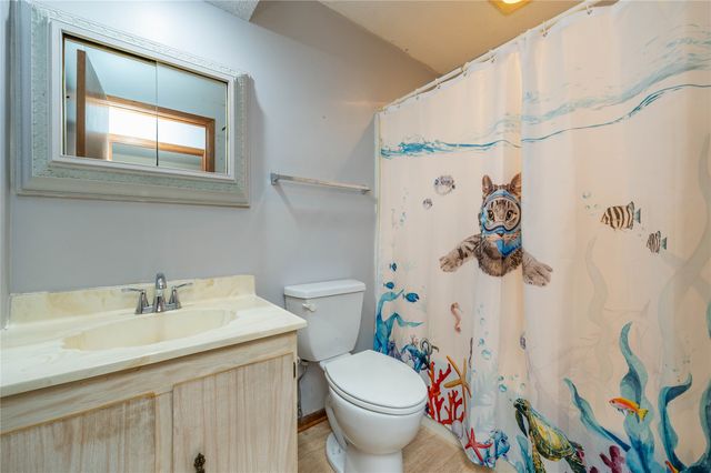 4857 Woodland Avenue 5, West Des Moines, IA 50266