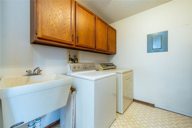 4857 Woodland Avenue 5, West Des Moines, IA 50266