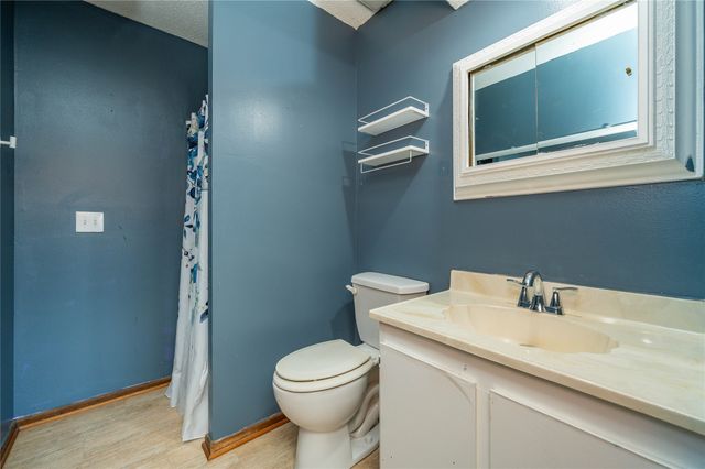 4857 Woodland Avenue 5, West Des Moines, IA 50266