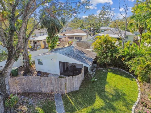 610 N WOODLYNNE AVENUE, Tampa, FL 33609