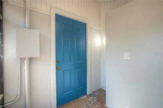 610 N WOODLYNNE AVENUE, Tampa, FL 33609