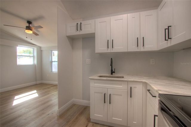 610 N WOODLYNNE AVENUE, Tampa, FL 33609