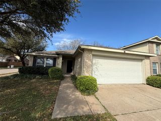9301 Goldenview Drive, Fort Worth, TX 76244