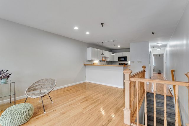 100 W Canal St Apt 40, Winooski, VT 05404