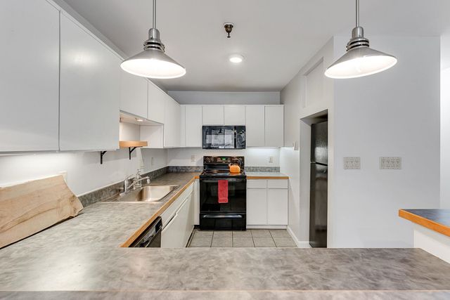 100 W Canal St Apt 40, Winooski, VT 05404