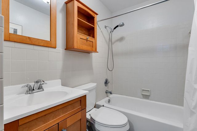 100 W Canal St Apt 40, Winooski, VT 05404