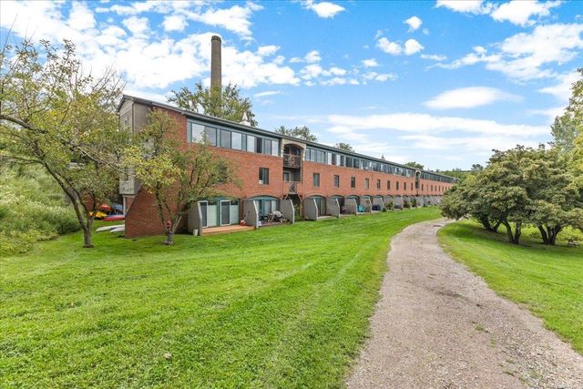 100 W Canal St Apt 40, Winooski, VT 05404