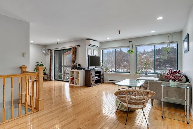 100 W Canal St Apt 40, Winooski, VT 05404