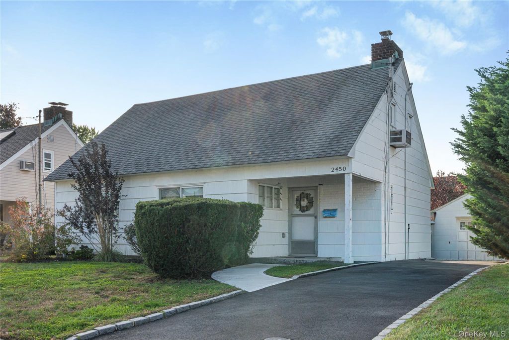 2450 Mermaid Avenue, Wantagh, NY 11793 — photo 3