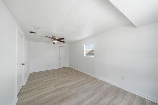 5330 Pershing Street, Houston, TX 77033