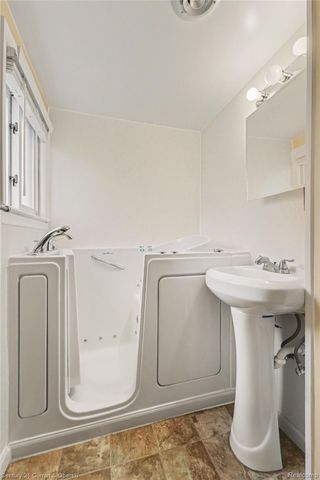 23674 Cora Street, Brownstown Charter Township, MI 48183